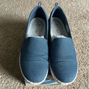 Cloudsteppers by Clarks Women’s Blue Canvas Slip-On Shoes